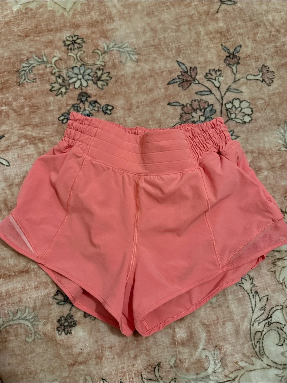 Women’s Coral lululemon hotty hots 2.5 size 2 - Comfortable High-Waist Design